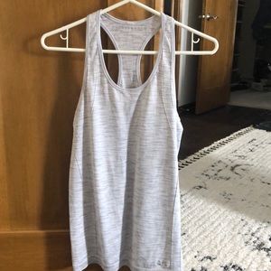 Under armor grey patterned tank